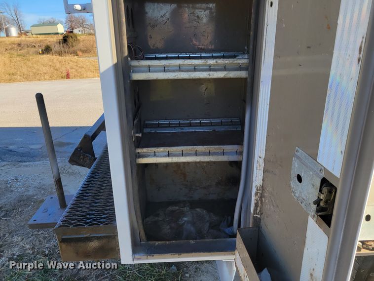 image for item IV9689 2006 Ford E450 Super Duty  utility / service van