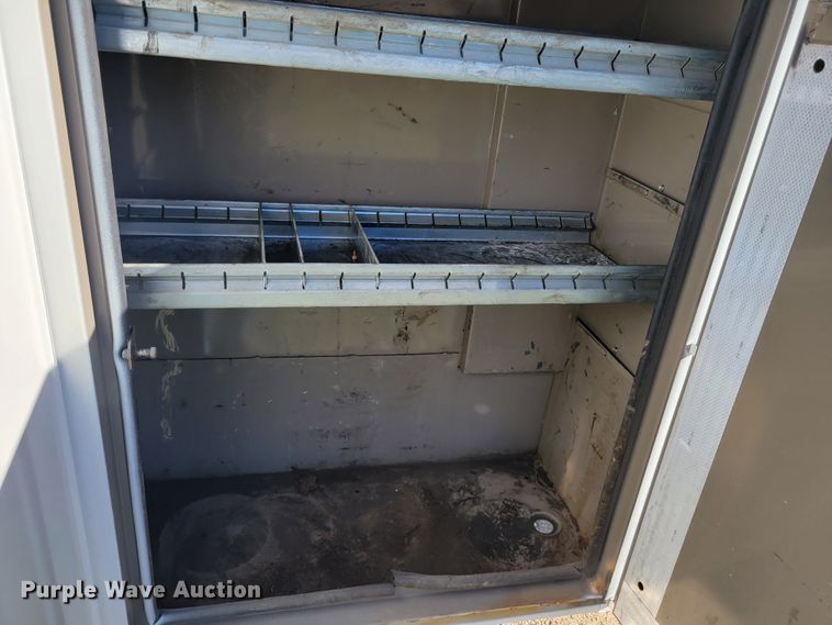 image for item IV9689 2006 Ford E450 Super Duty  utility / service van