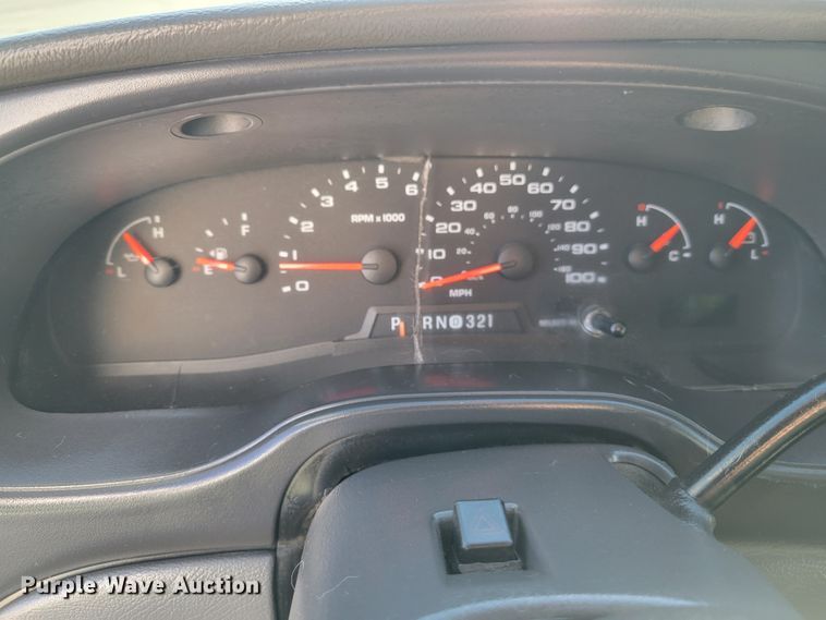 image for item IV9689 2006 Ford E450 Super Duty  utility / service van