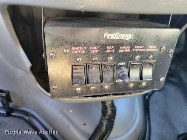 image for item IV9689 2006 Ford E450 Super Duty  utility / service van