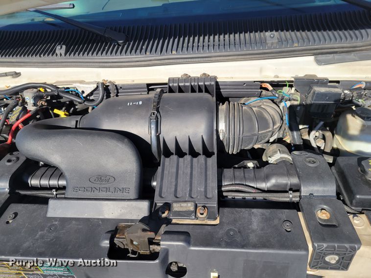image for item IV9689 2006 Ford E450 Super Duty  utility / service van