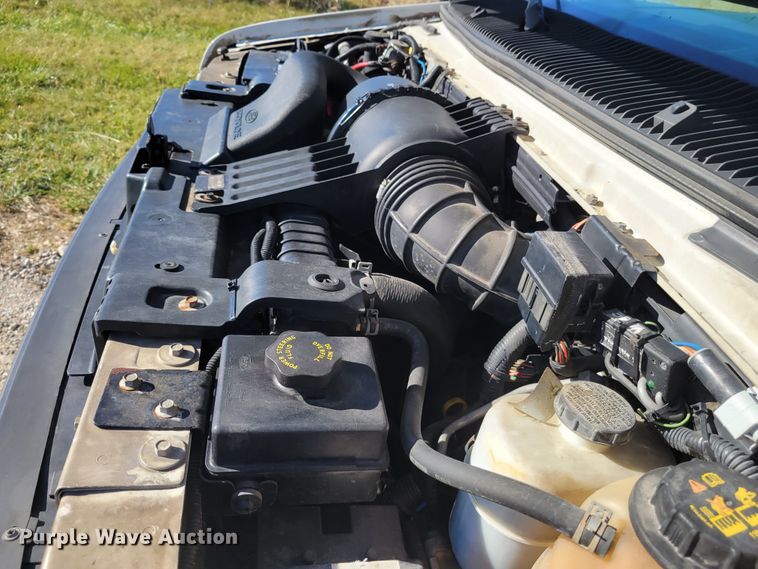 image for item IV9689 2006 Ford E450 Super Duty  utility / service van