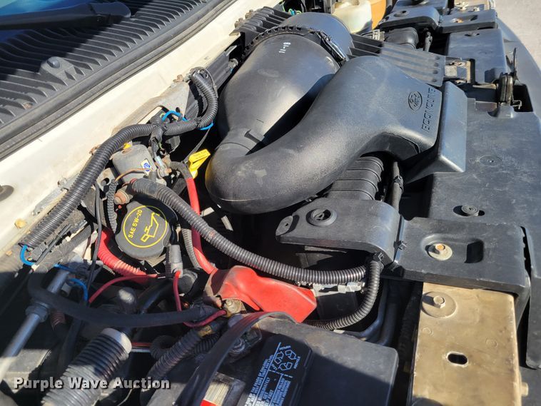 image for item IV9689 2006 Ford E450 Super Duty  utility / service van