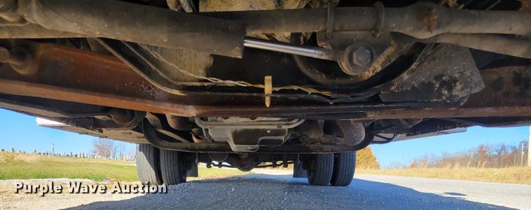 image for item IV9689 2006 Ford E450 Super Duty  utility / service van