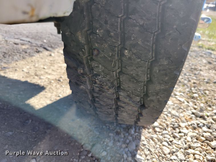 image for item IV9689 2006 Ford E450 Super Duty  utility / service van