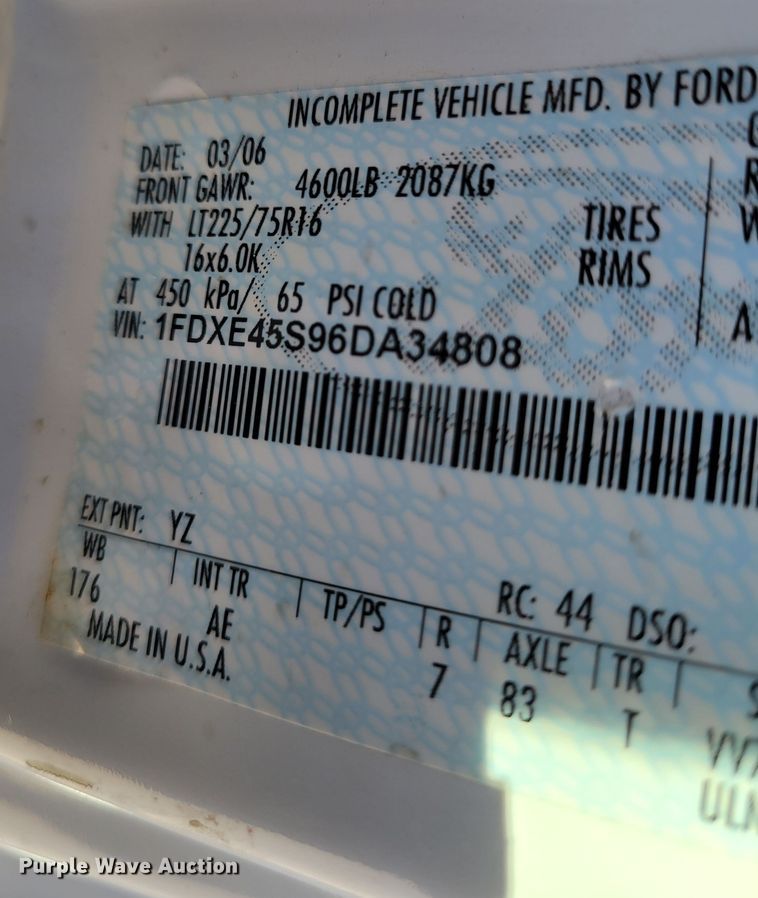 image for item IV9689 2006 Ford E450 Super Duty  utility / service van