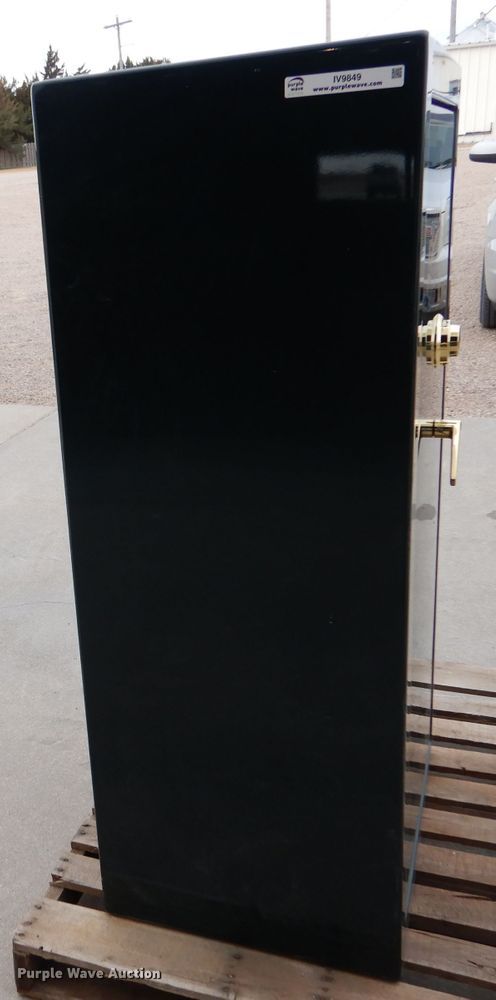 image for item IV9849 2002 Liberty Safes T-23  firearm safe