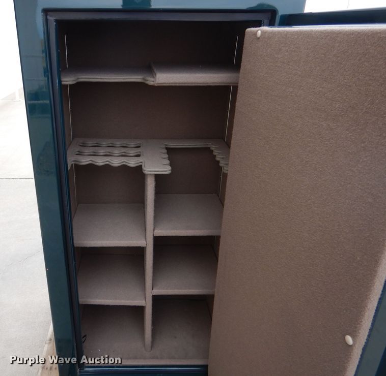 image for item IV9849 2002 Liberty Safes T-23  firearm safe