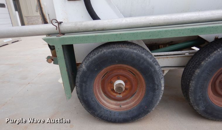 image for item IV9855 1999 Ring-o-matic 750  vacuum excavator