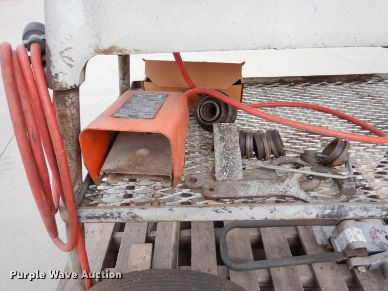 image for item IV9860 Ridgid 535  pipe threader