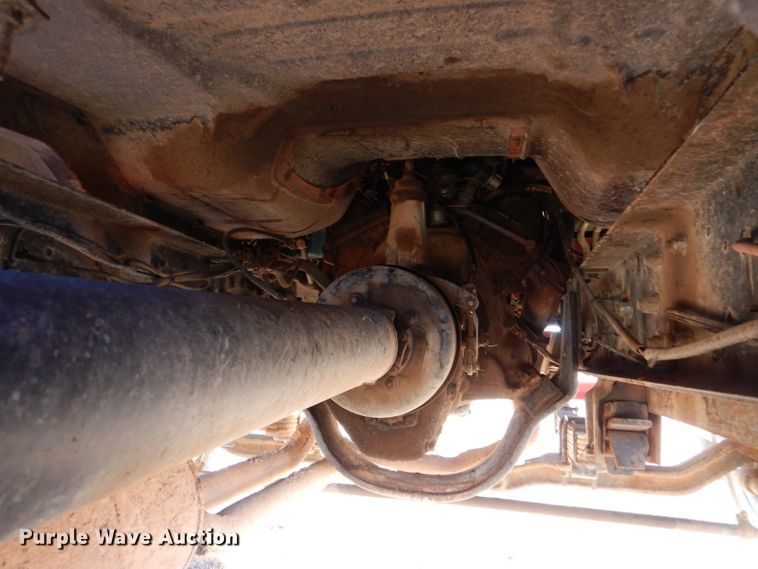 image for item IV9870 1983 Ford F600  water truck