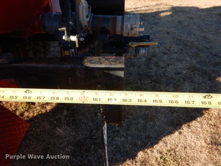 image for item IV9870 1983 Ford F600  water truck