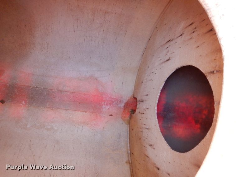 image for item IV9870 1983 Ford F600  water truck