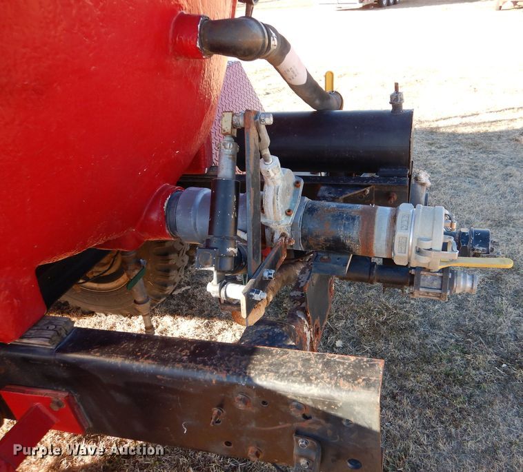 image for item IV9870 1983 Ford F600  water truck