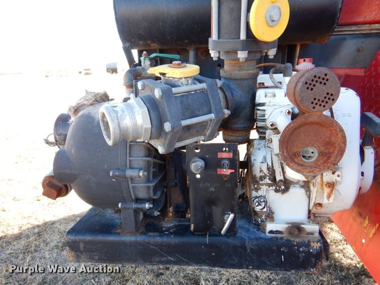 image for item IV9870 1983 Ford F600  water truck