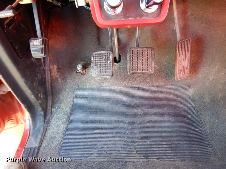 image for item IV9870 1983 Ford F600  water truck