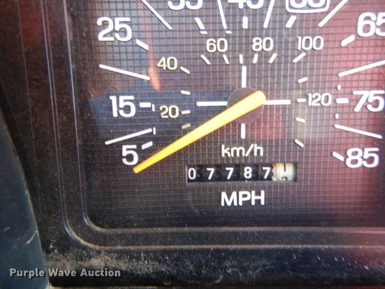 image for item IV9870 1983 Ford F600  water truck