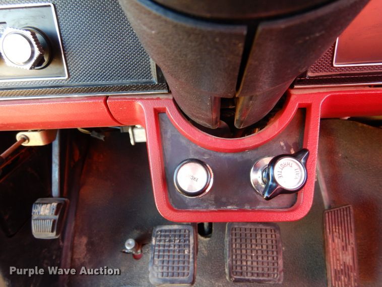 image for item IV9870 1983 Ford F600  water truck