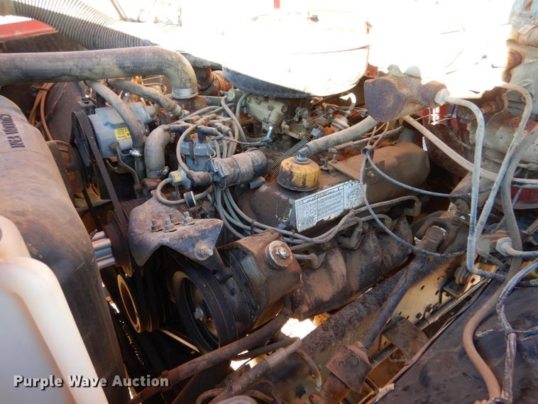 image for item IV9870 1983 Ford F600  water truck