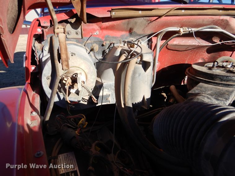 image for item IV9870 1983 Ford F600  water truck