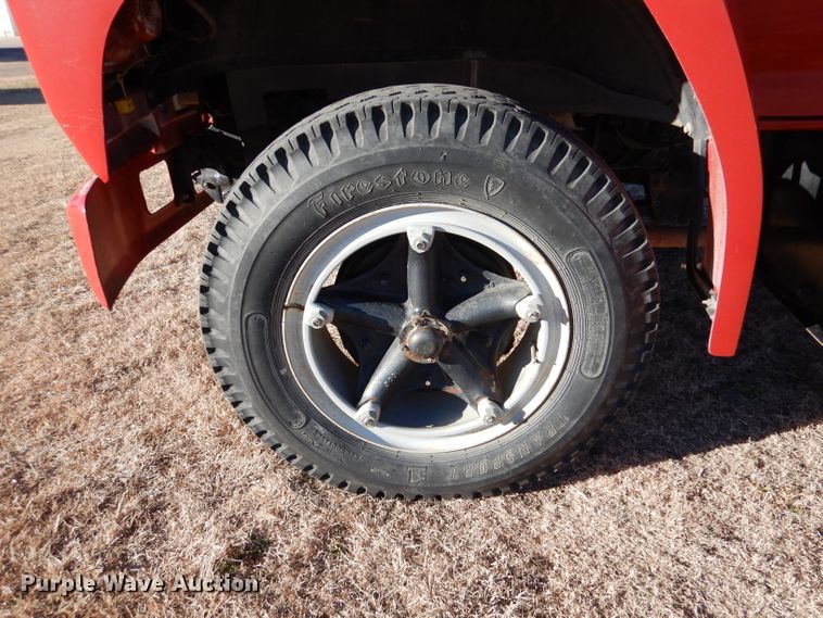 image for item IV9870 1983 Ford F600  water truck