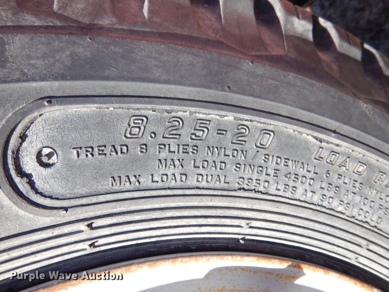 image for item IV9870 1983 Ford F600  water truck