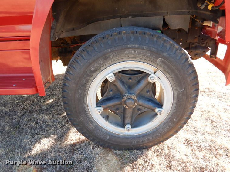 image for item IV9870 1983 Ford F600  water truck
