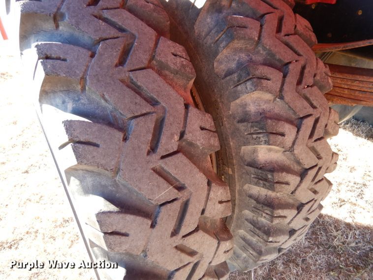 image for item IV9870 1983 Ford F600  water truck