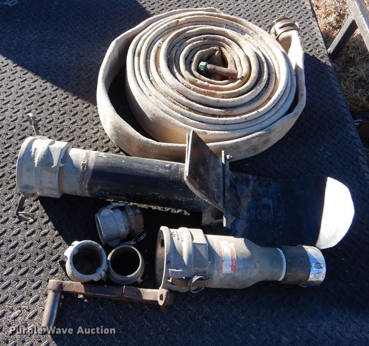 image for item IV9870 1983 Ford F600  water truck