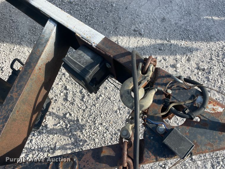 image for item IX9643 2000 Lone Star  utility trailer