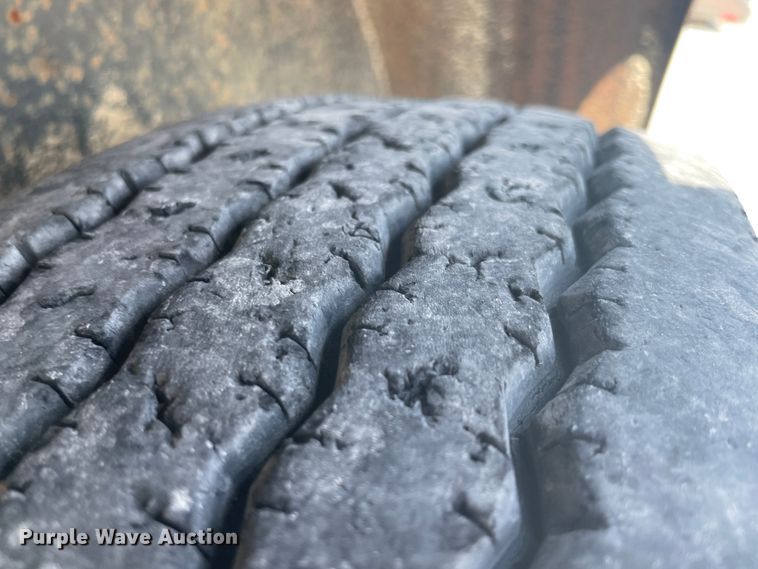 image for item IX9643 2000 Lone Star  utility trailer