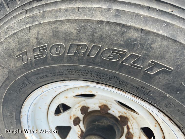 image for item IX9643 2000 Lone Star  utility trailer