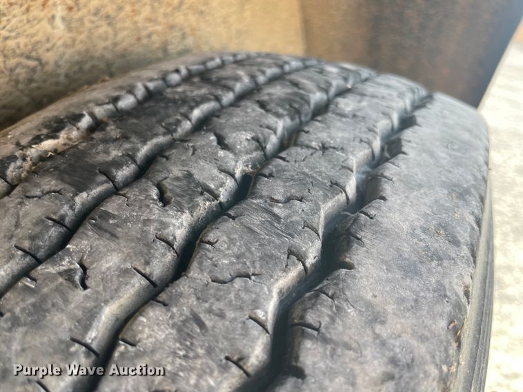 image for item IX9643 2000 Lone Star  utility trailer