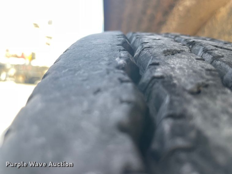 image for item IX9643 2000 Lone Star  utility trailer