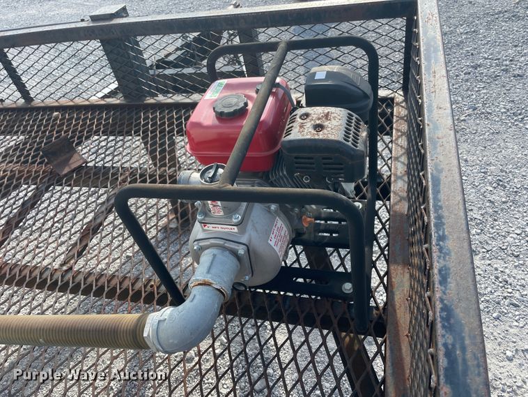 image for item IX9644 2000 Lone Star  utility trailer