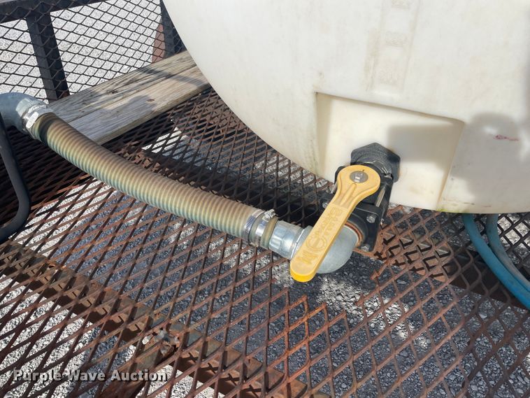 image for item IX9644 2000 Lone Star  utility trailer