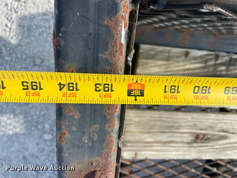 image for item IX9644 2000 Lone Star  utility trailer