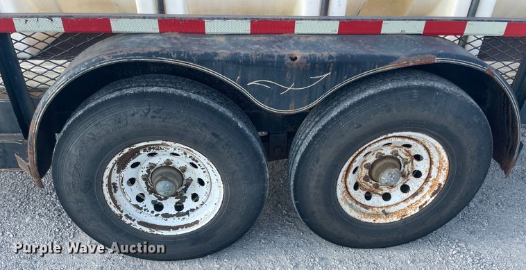 image for item IX9644 2000 Lone Star  utility trailer