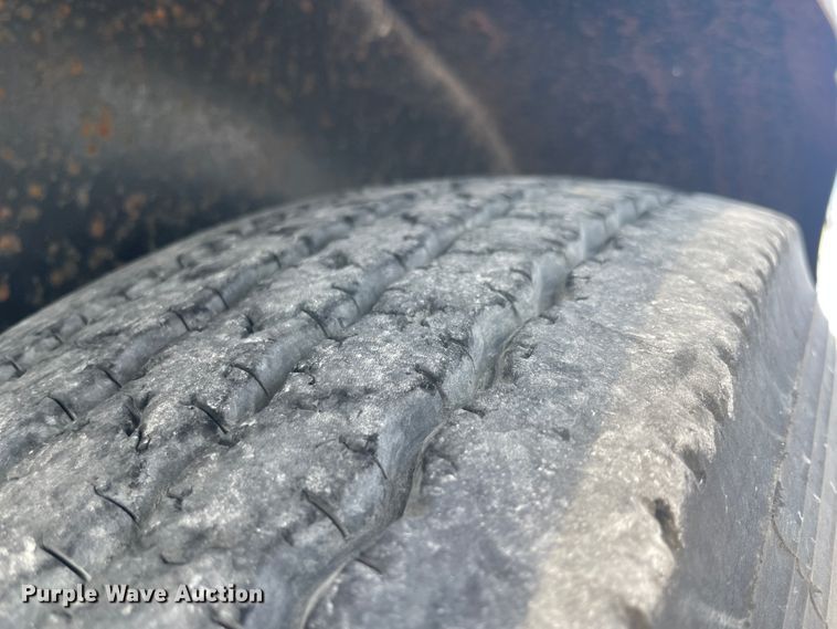 image for item IX9644 2000 Lone Star  utility trailer