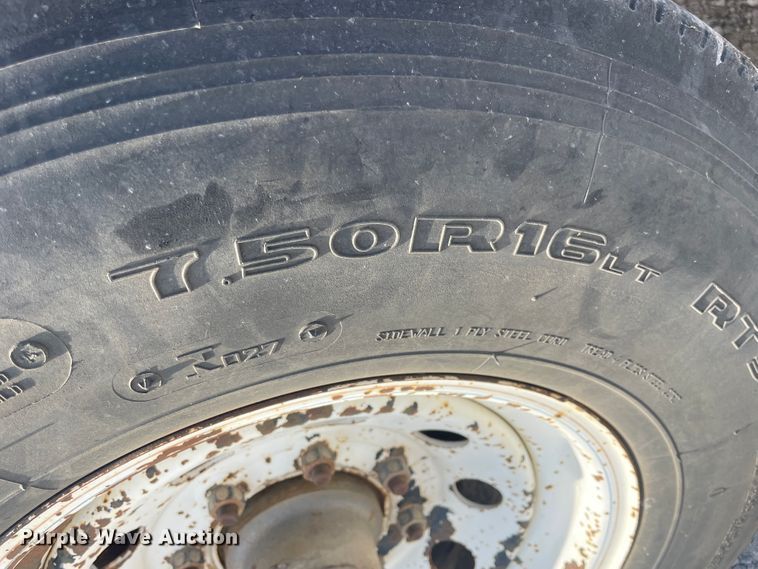 image for item IX9644 2000 Lone Star  utility trailer