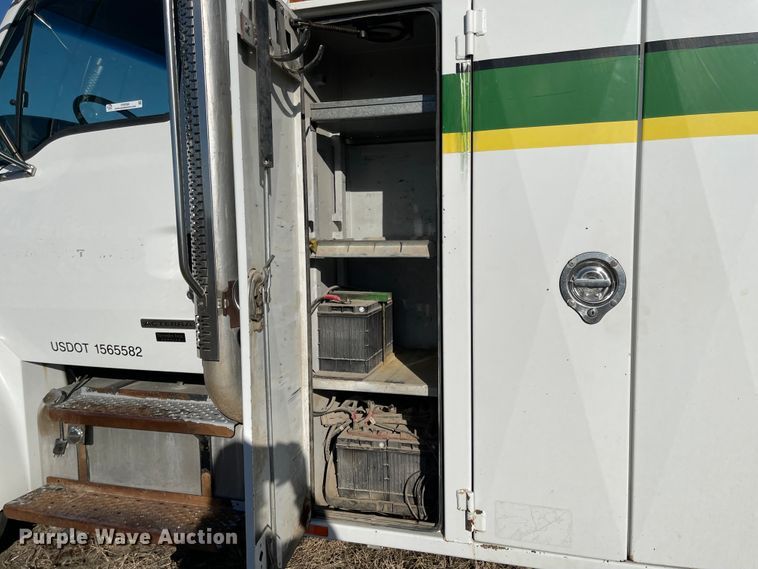 image for item IY9760 2006 Sterling Acterra  utility / service truck