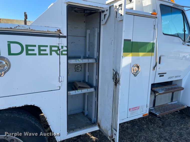 image for item IY9760 2006 Sterling Acterra  utility / service truck