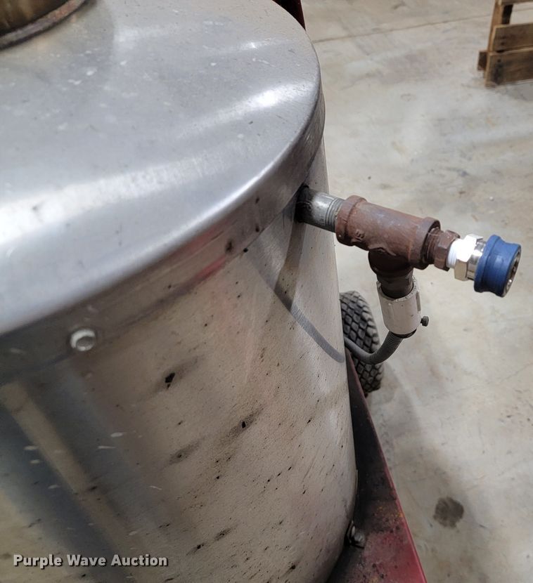 image for item JE9264 Heated pressure washer