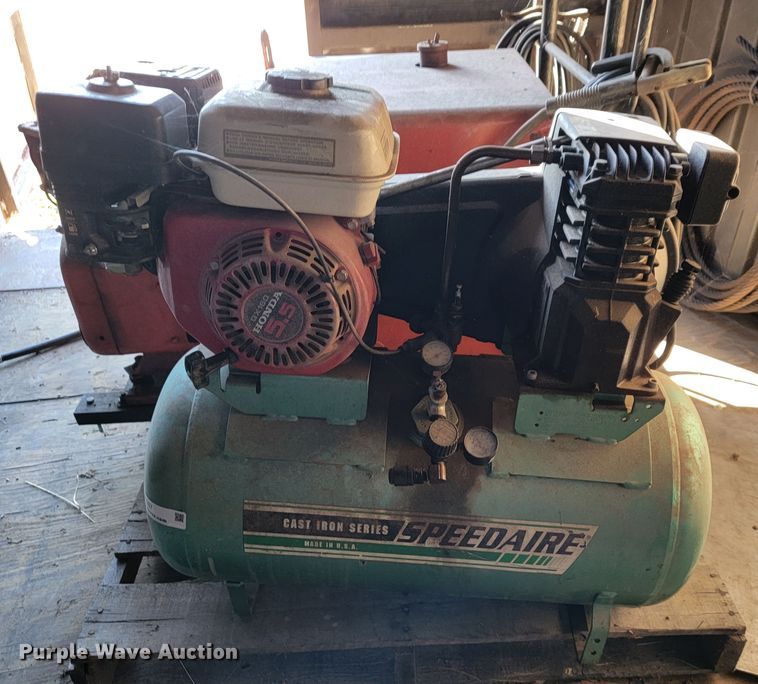 image for item JE9267 2001 Speedaire 4B241A  air compressor