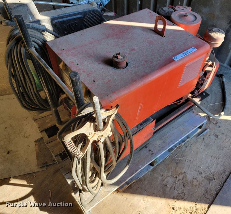 image for item JE9268 Lincoln Lincwelder 225  welder/generator