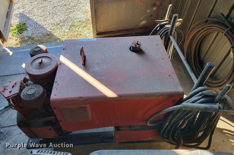 image for item JE9268 Lincoln Lincwelder 225  welder/generator