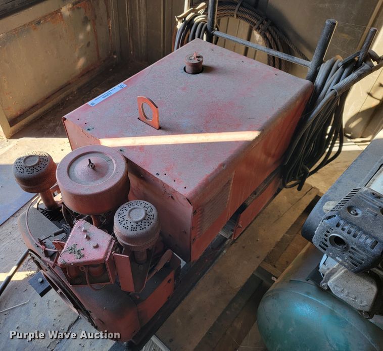 image for item JE9268 Lincoln Lincwelder 225  welder/generator