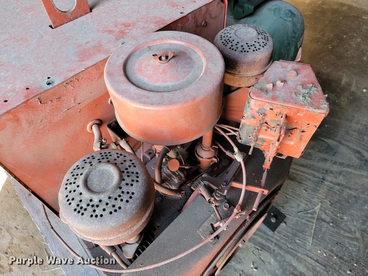 image for item JE9268 Lincoln Lincwelder 225  welder/generator