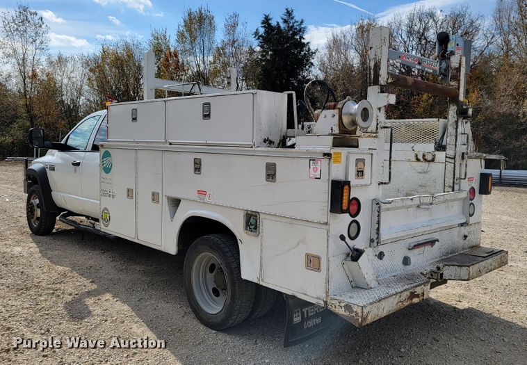 image for item JE9282 2010 Dodge Ram 5500HD  Crew Cab utility / service truck