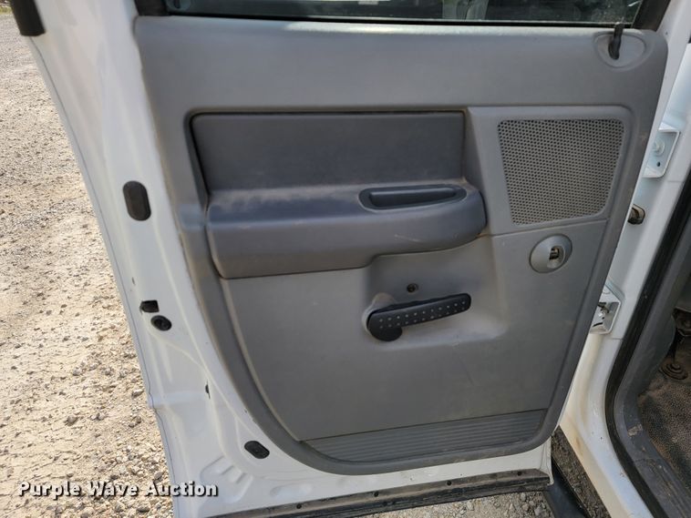 image for item JE9282 2010 Dodge Ram 5500HD  Crew Cab utility / service truck